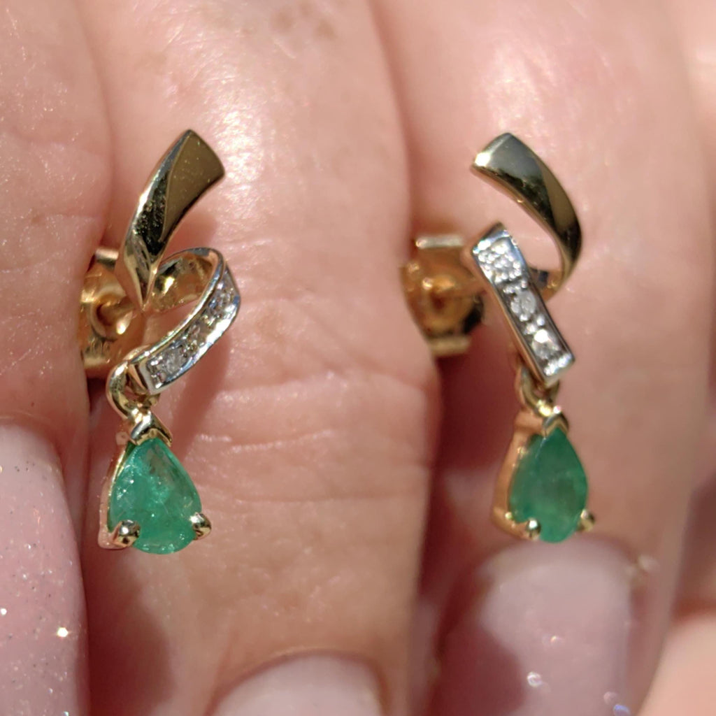 Vintage Emerald Diamond 14k Yellow Gold Dangle Earrings