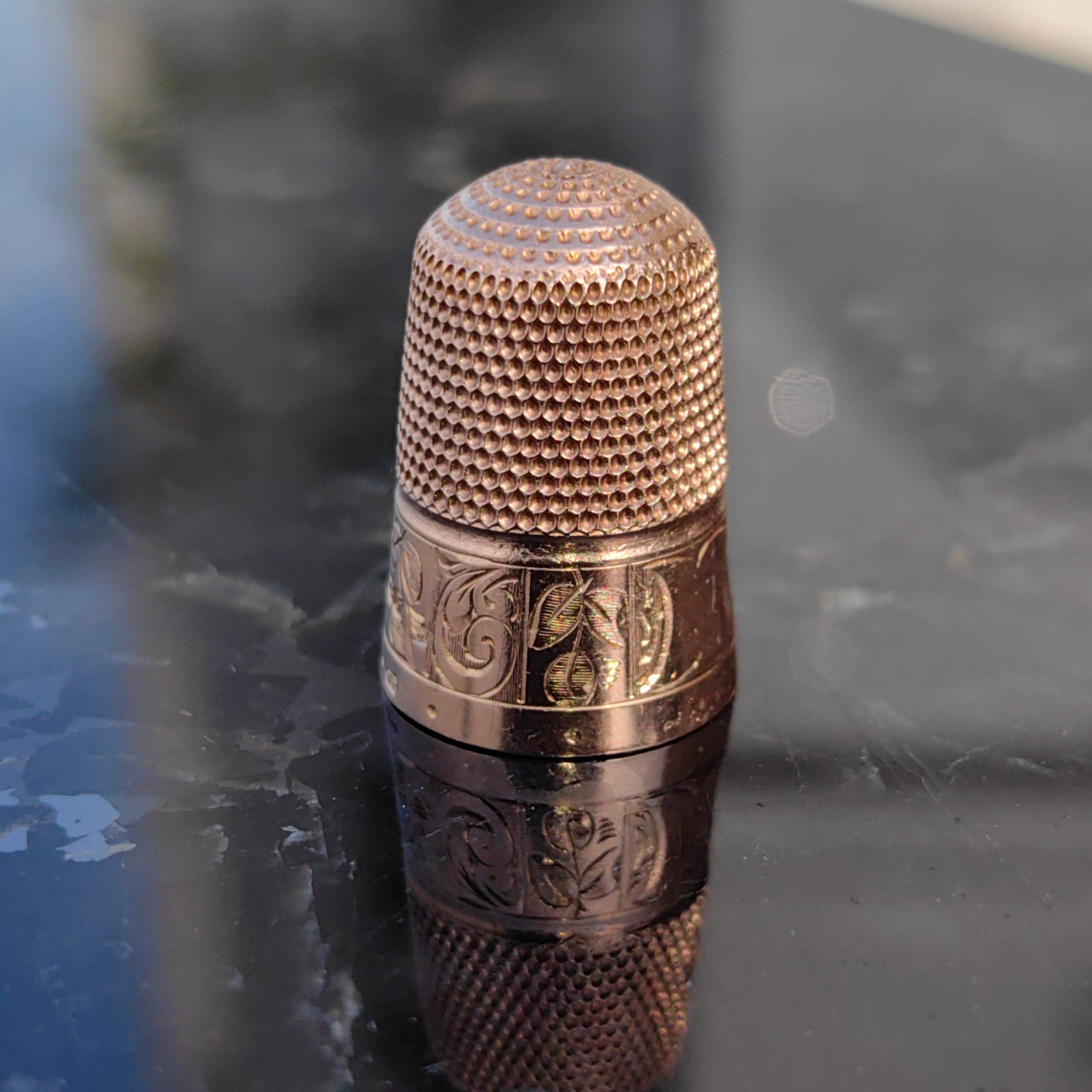 Antique 15k Gold Thimble: English Sewing Accessory, 20th Century