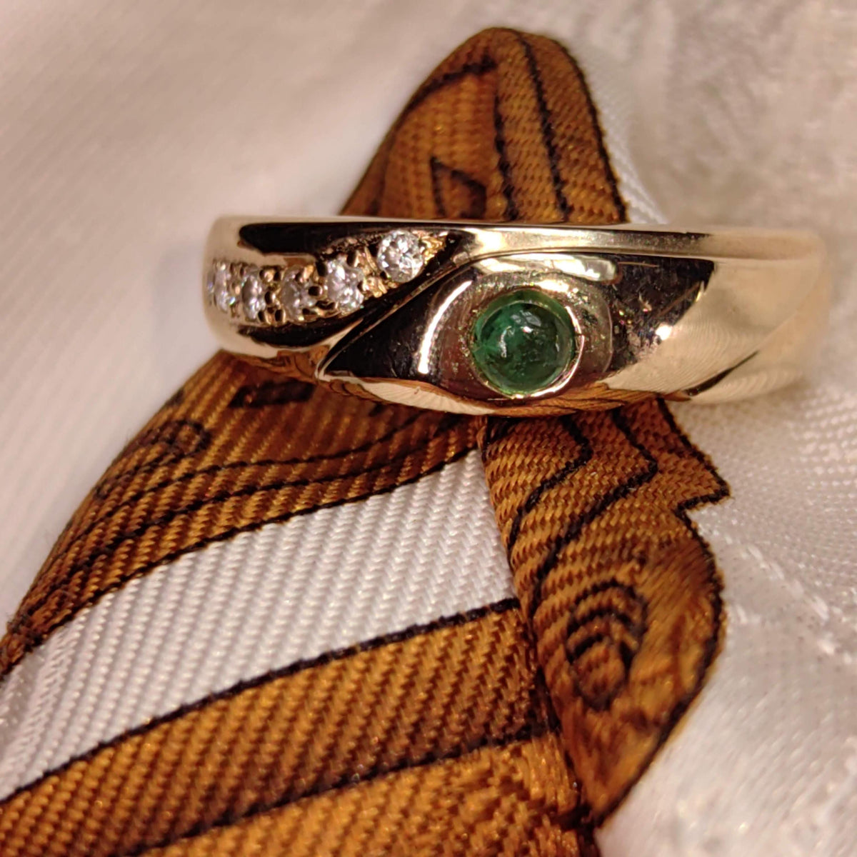 Vintage 18k Gold Emerald Diamond Ring: Dainty Stackable Band