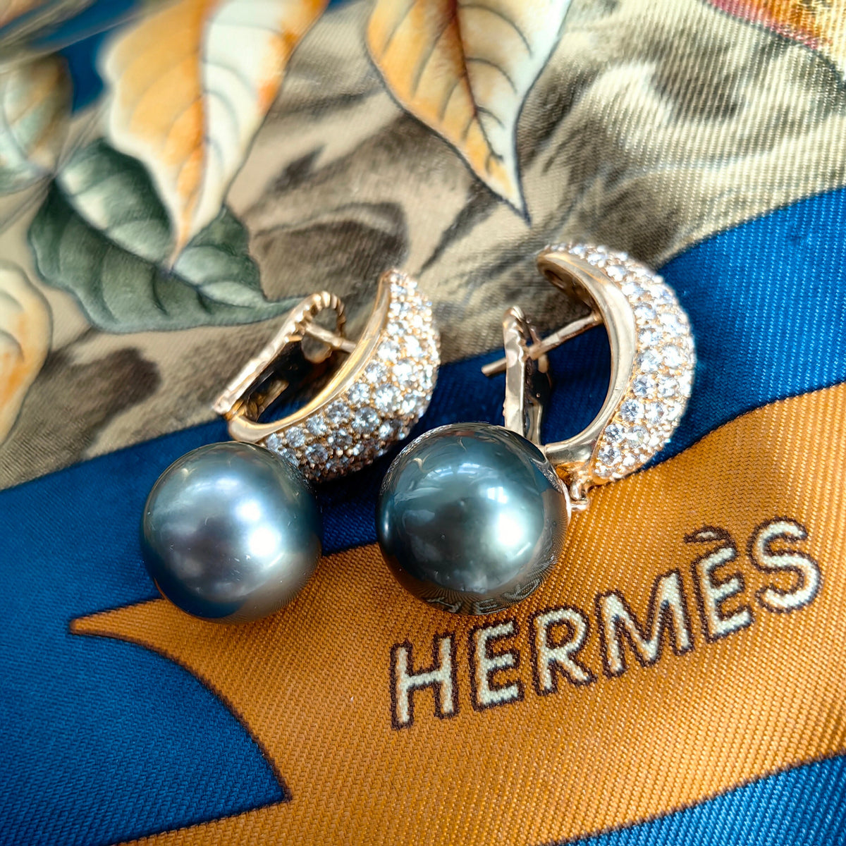 Vintage Tahitian Pearl and Diamond 18k Gold Dangle Statement Earrings Latch Back Closure
