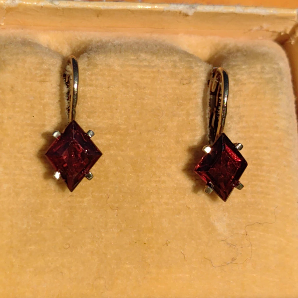 Mid Century 14k Gold Garnet Sleeper Earrings: Elegant Lever Back Design