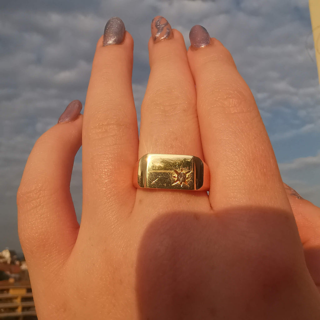 18k Gold Diamond Vintage Ring
