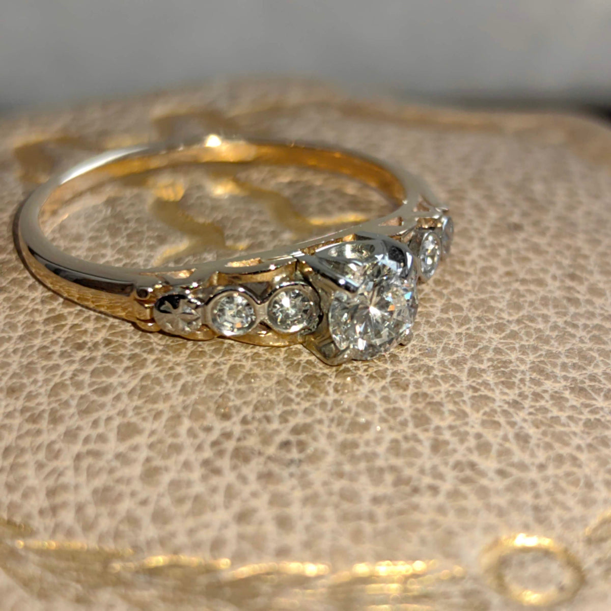 Vintage Antique 0.41 ct. Diamond Solid Yellow Gold Band Ring Engagement Ring