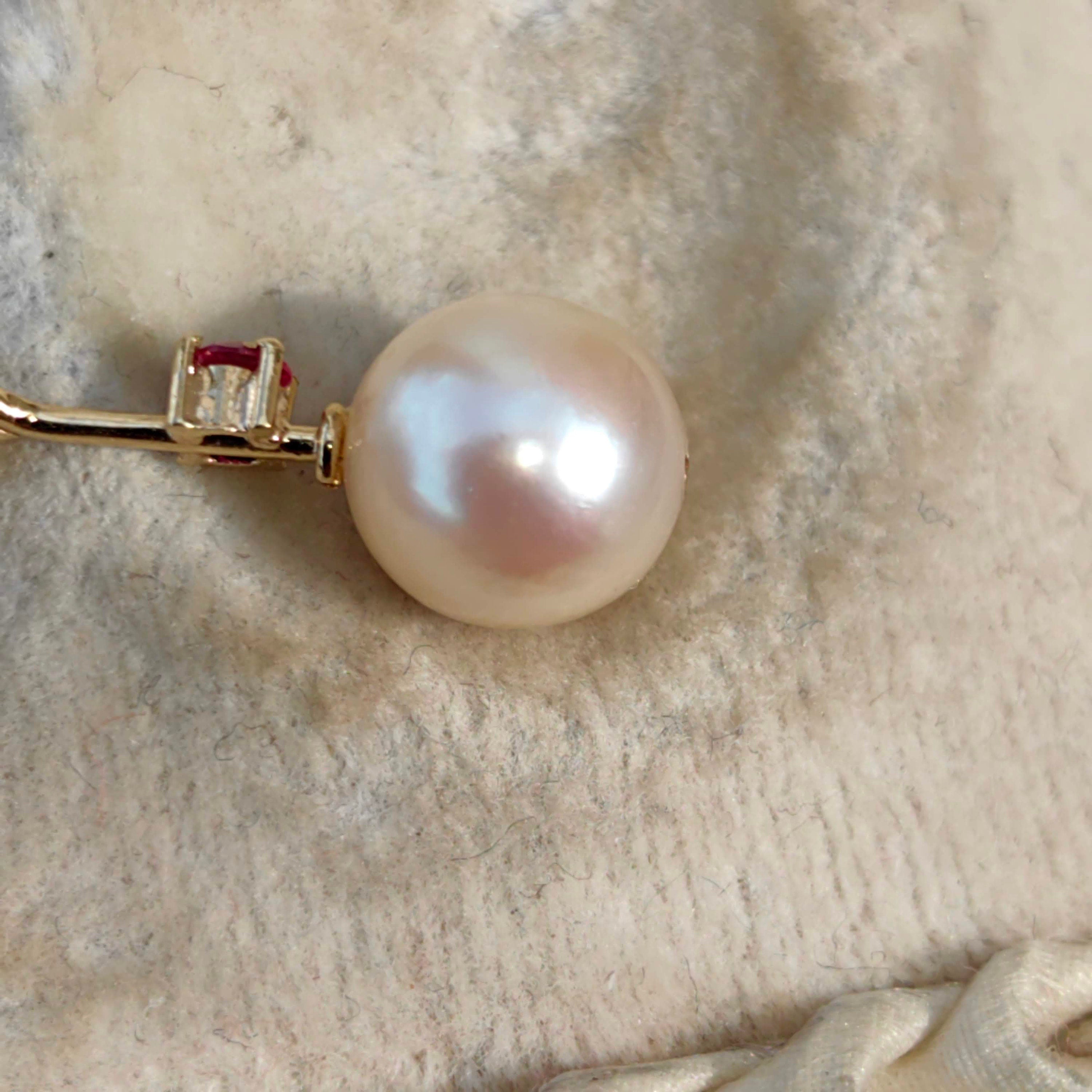 18k Solid yellow Gold  Natural Ruby Pearl Pendant 1950s Charm for Necklace or Bracelet Gift for Her