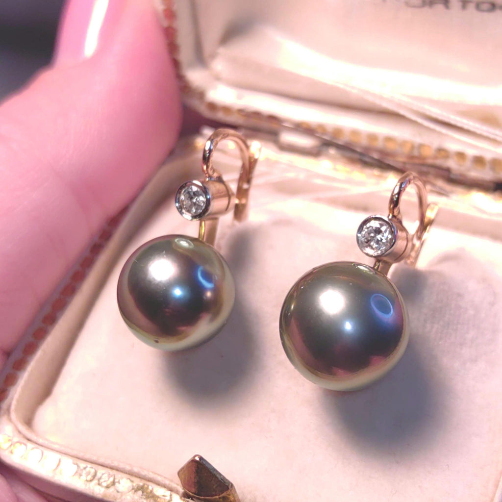 Vintage Art Deco Tahitian Pearl Diamond 18k Gold Earrings