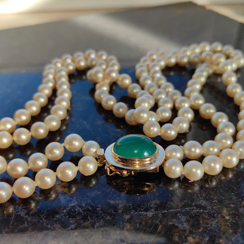 Vintage 1940s Green Chalcedony Pearl Necklace: 18k Yellow Gold Beaded Statement