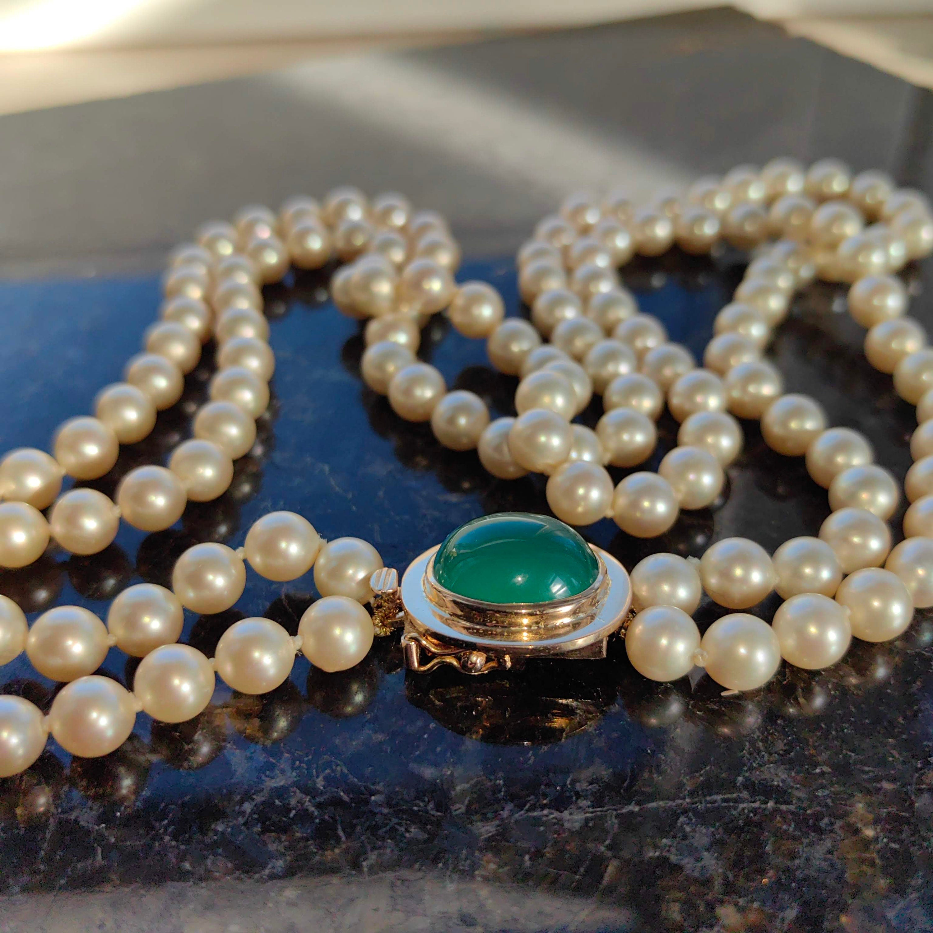 Vintage 1940s Green Chalcedony Pearl Necklace: 18k Yellow Gold Beaded Statement