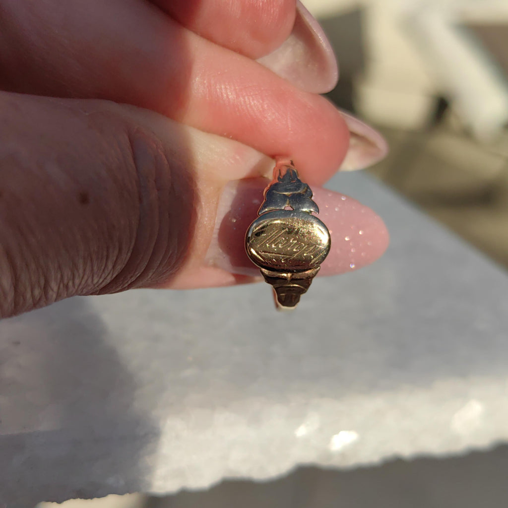 1900s 14k Yellow Gold Signet Ring: Antique Hallmarked Statement Jewelry