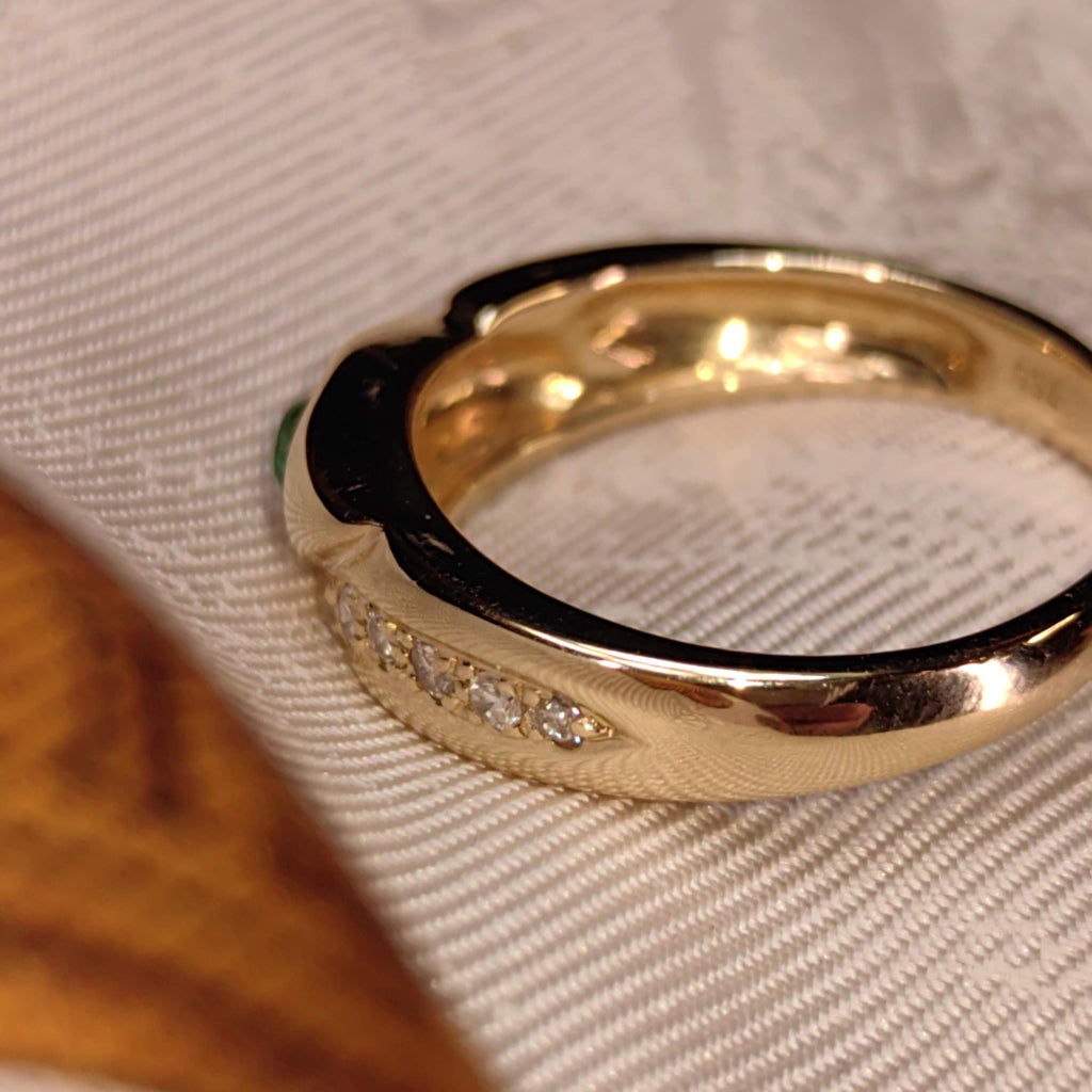 Vintage 18k Gold Emerald Diamond Ring: Dainty Stackable Band