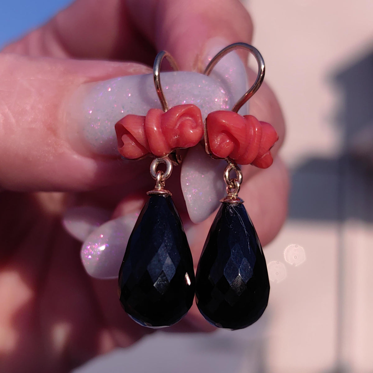 Art Deco Coral Flower Earrings: 14k Gold Onyx Dangle, 1940s Vintage