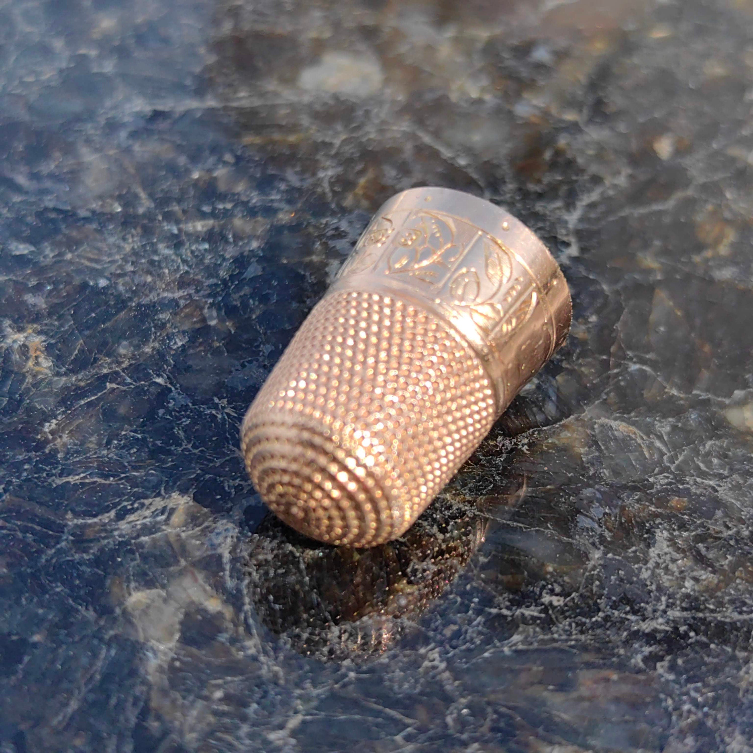 Antique 15k Gold Thimble: English Sewing Accessory, 20th Century