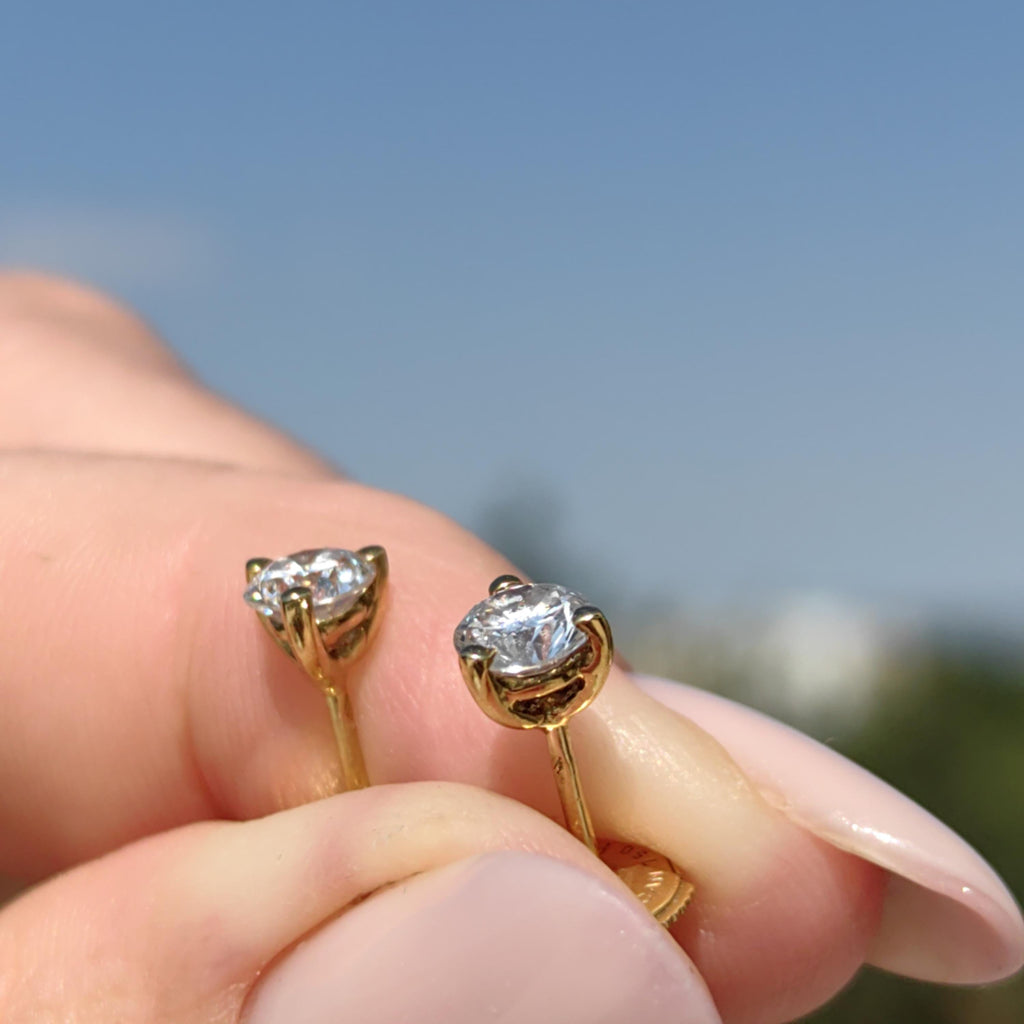 Vintage Diamond Solitaire Natural Elegant Classic Stud Earrings 18k 750 Hallmarked Yellow Gold Solitaire Earrings Gift Wedding