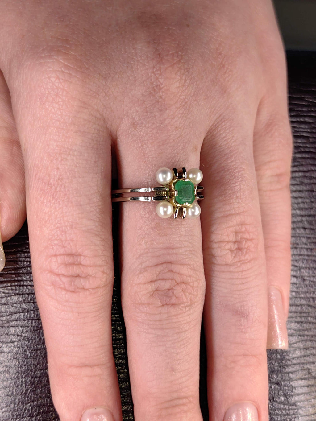 Vintage Emerald Pearl Ring: 18k Yellow Gold Geometric Design