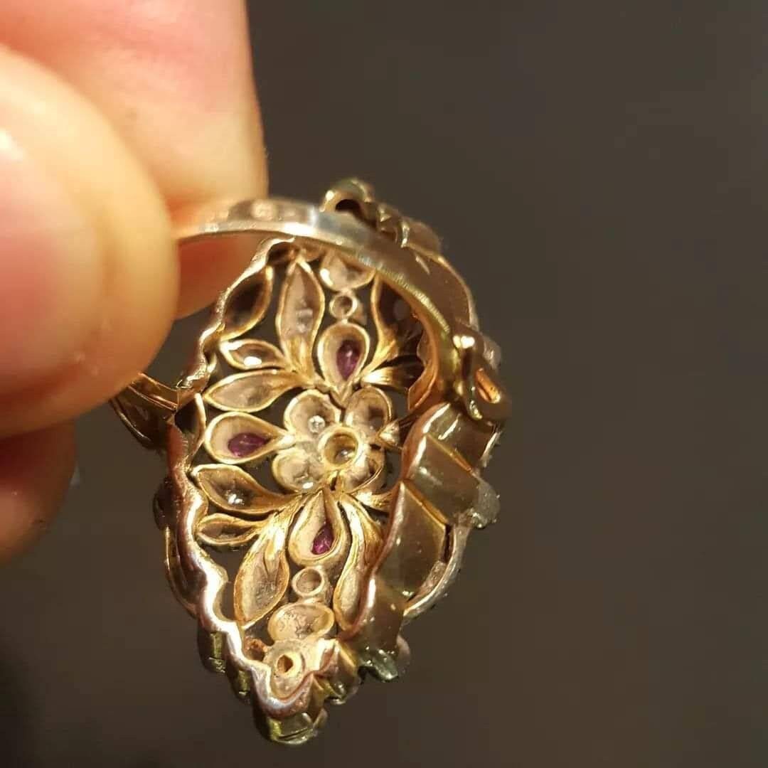 Floral Art Deco Diamond and Ruby gold ring