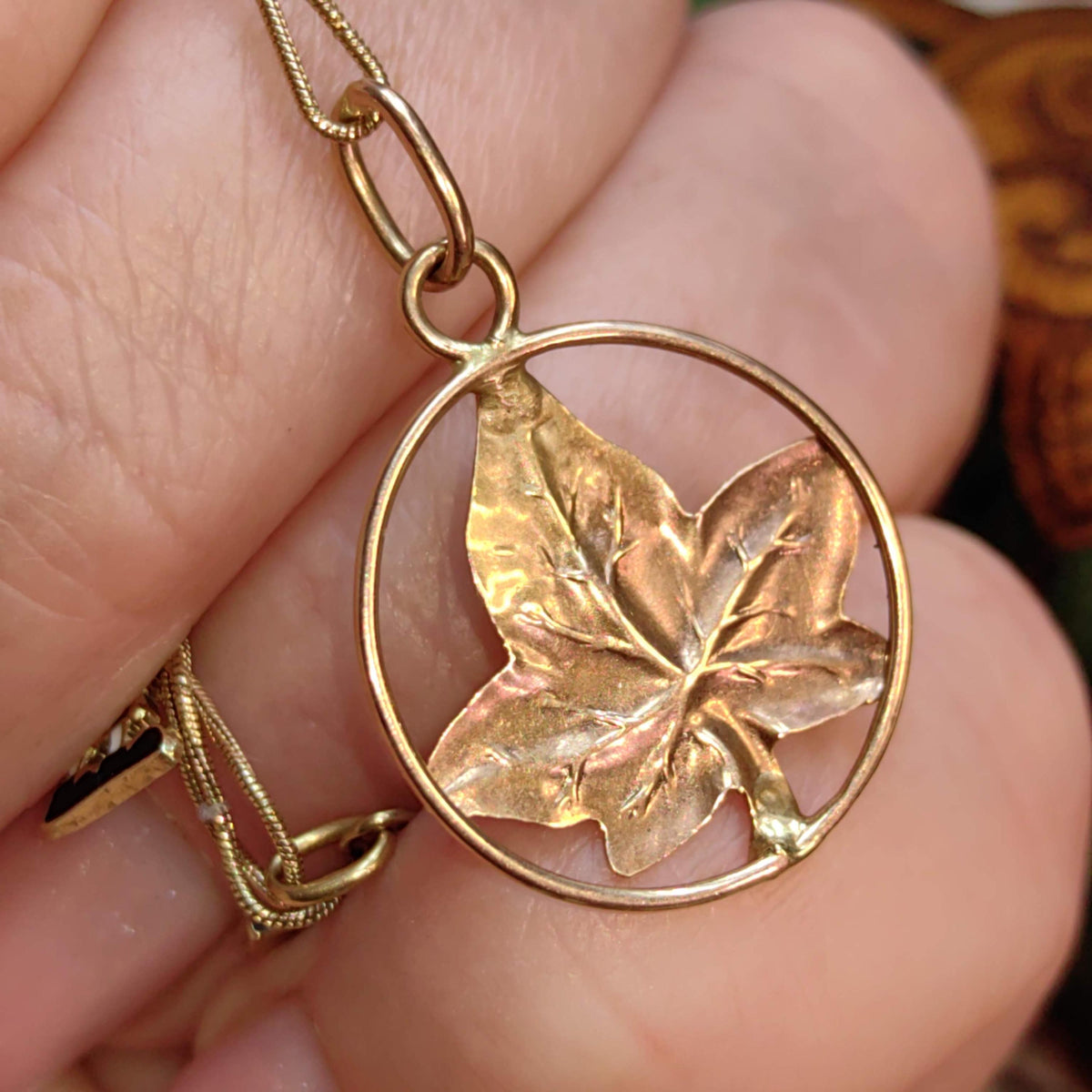 14k Yellow Gold Maple Leaf Pendant - Vintage Charm