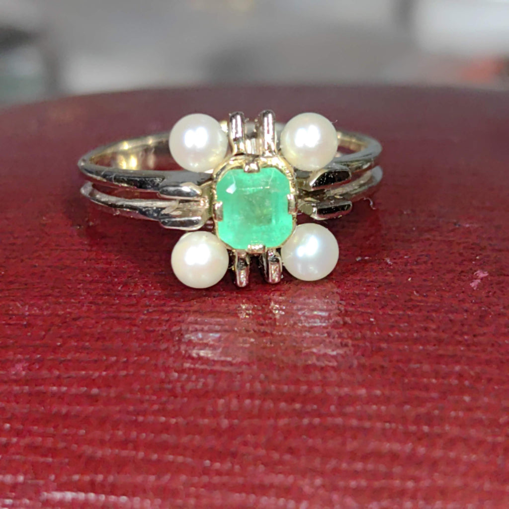 Vintage Emerald Pearl Ring: 18k Yellow Gold Geometric Design