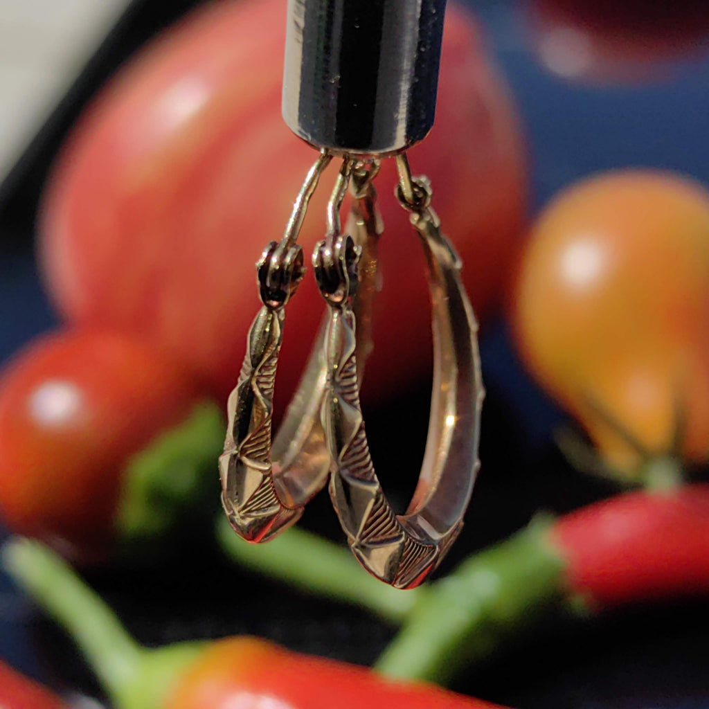 Vintage 14k Yellow Gold Hoop Earrings: Ribbed Puffed Design, 1940s Style