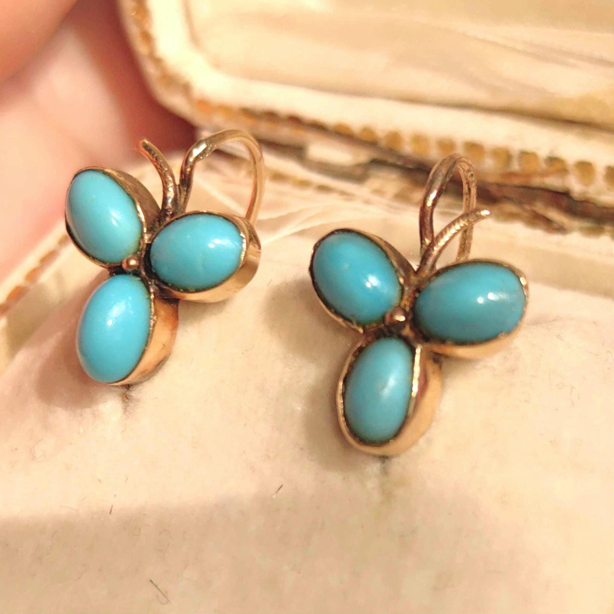 Antique 14k Gold Turquoise Earrings: Art Nouveau Trefoil Sleepers