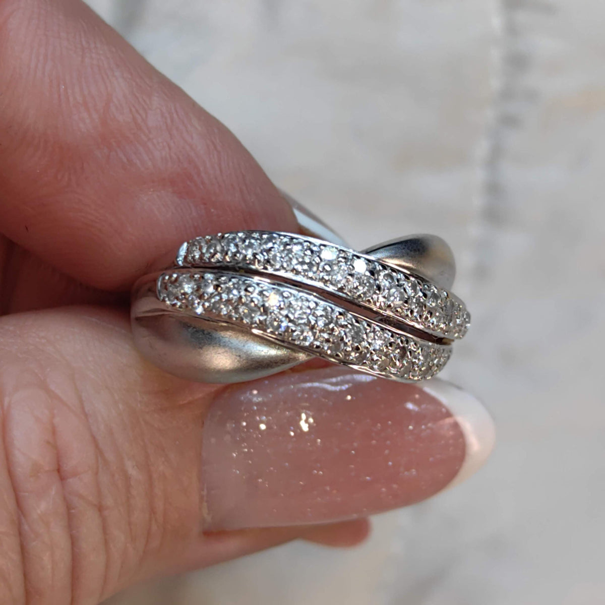 Twisted Natural Sparkle Diamond 18k Solid White Gold Pavé Curved Elegant Band Brushed Finish White Gold Engagement Wedding Ring