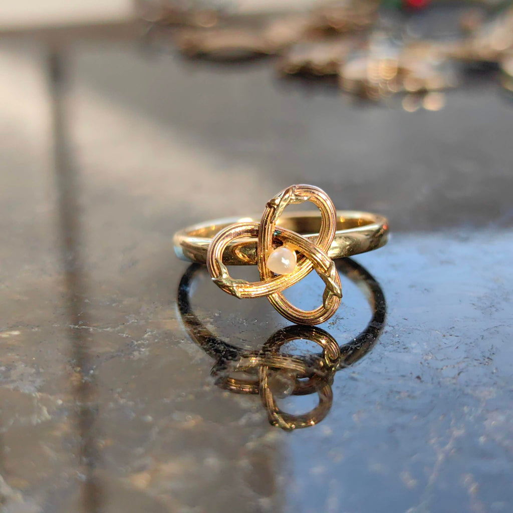 Antique Art Nouveau Vintage Pearl 14K Yellow Solid Gold Dainty Infinity Ring