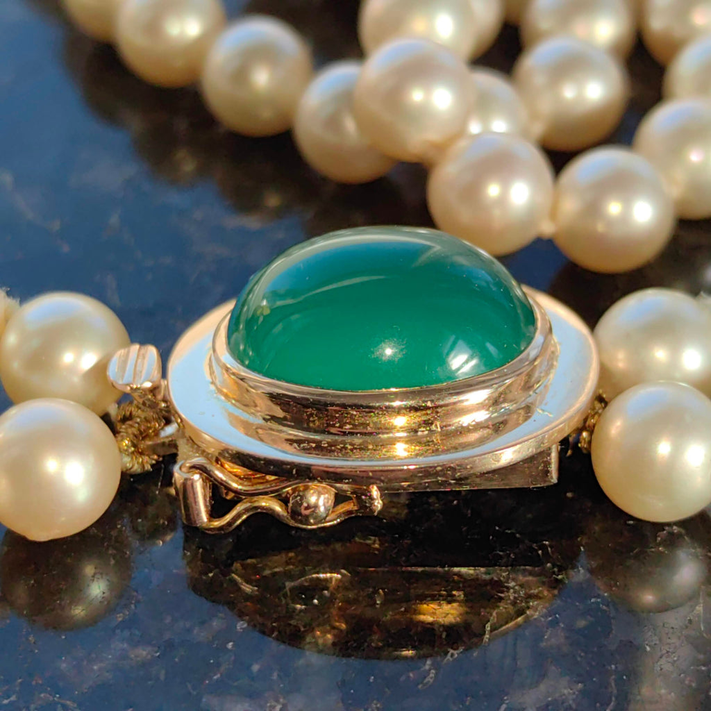 Vintage 1940s Green Chalcedony Pearl Necklace: 18k Yellow Gold Beaded Statement