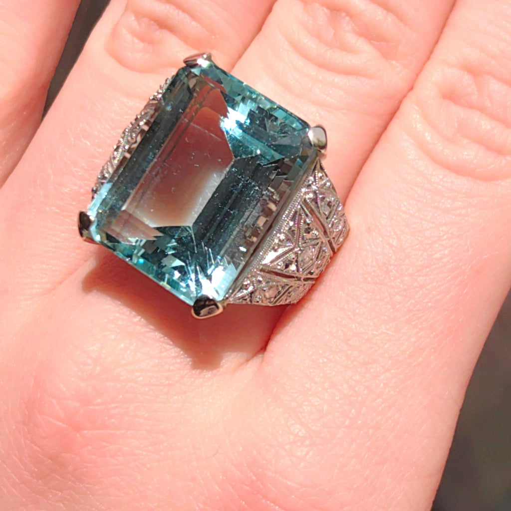 Antique Art Deco Aquamarine Diamond Ring: 18k Gold & Platinum