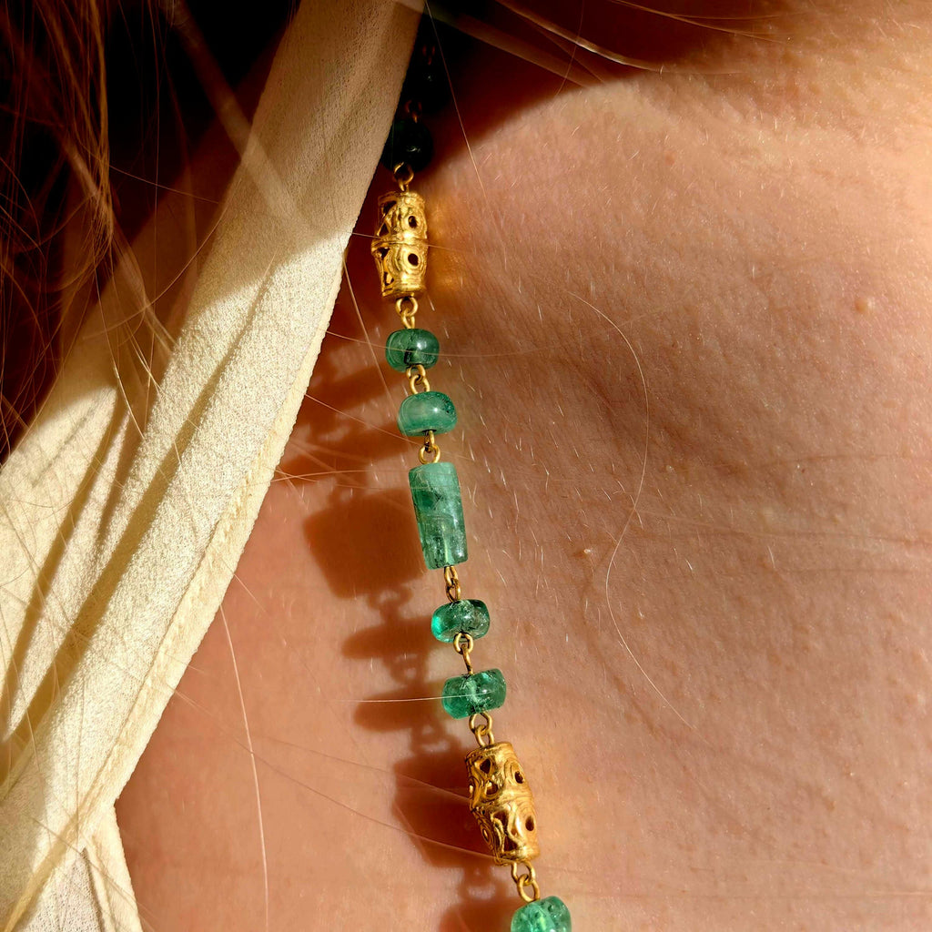 Vintage Natural Not Treated Emerald and 18k carved Gold Beaded Necklace Bracelet