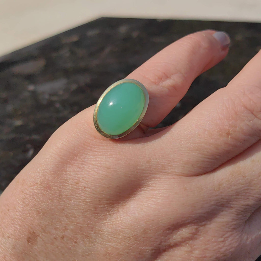 1960s Chalcedony Ring: Vintage 14k Yellow Gold Solitaire