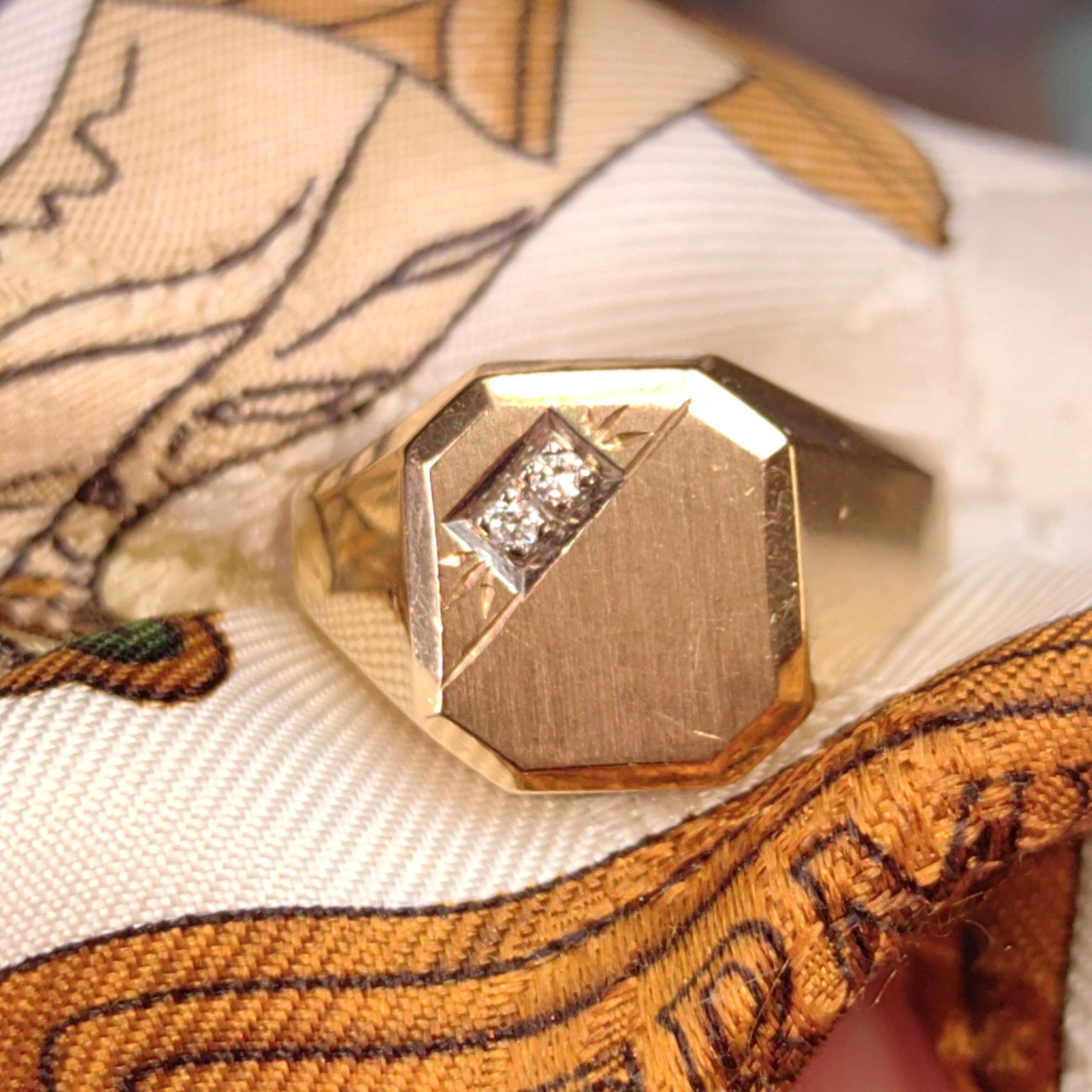 Diamond 18k Yellow Gold Ring: Minimalist Vintage Square Statement