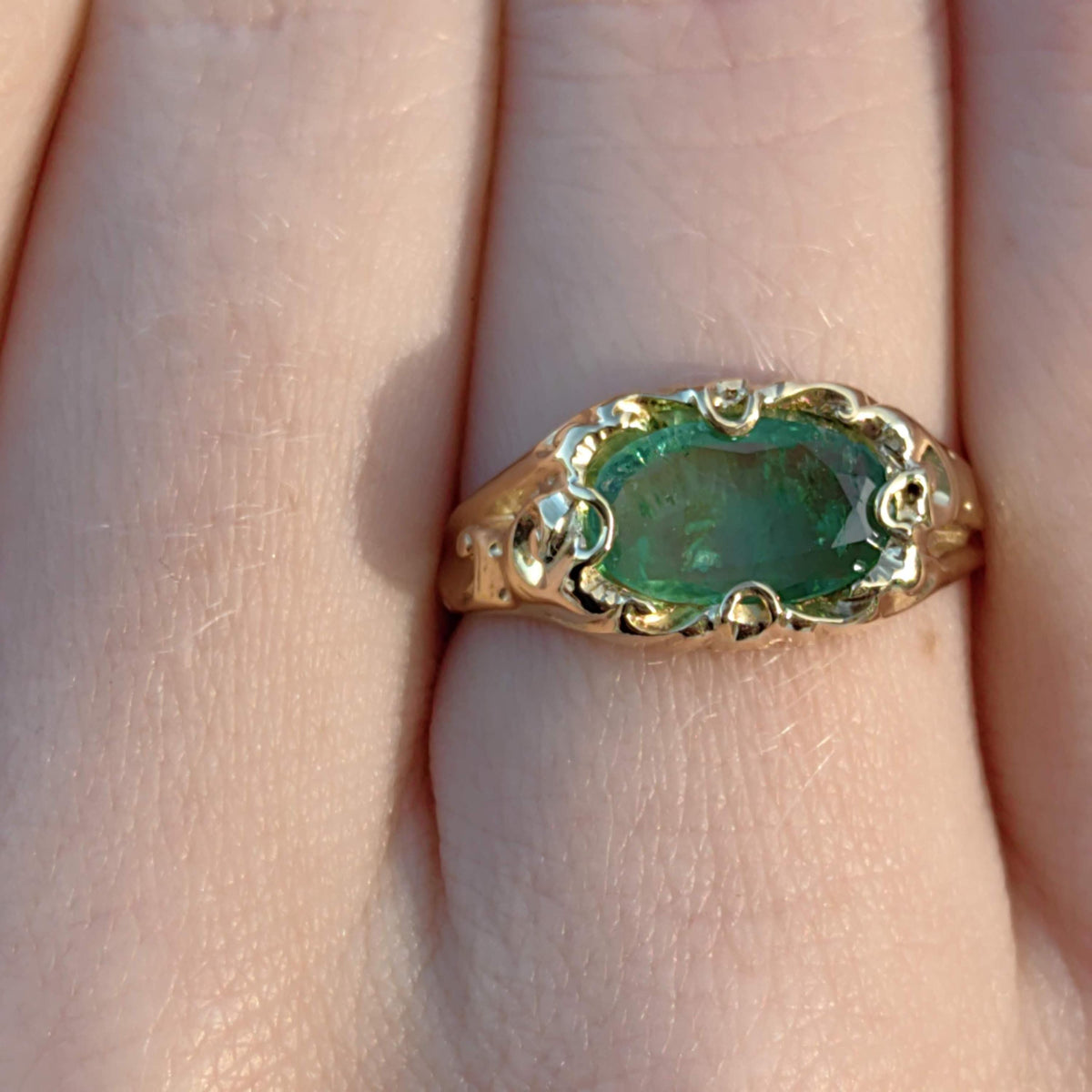 Victorian Natural Emerald  18k Solid Yellow Gold Hallmarked Antique  1880s Band Solitaire Statement Ring US Duty Free HTS 9706