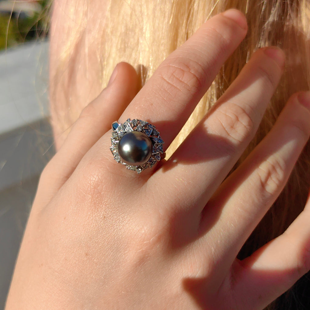 Vintage 1960s Tahitian Pearl and Diamond 18k White Gold Ring