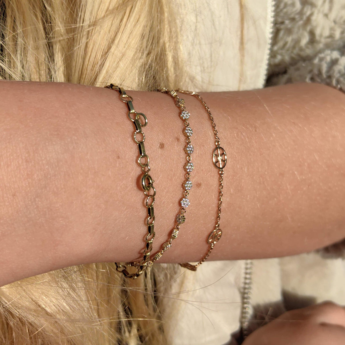 14k Gold Vintage Flower Bracelet with Cubic Zirconia, 1980s