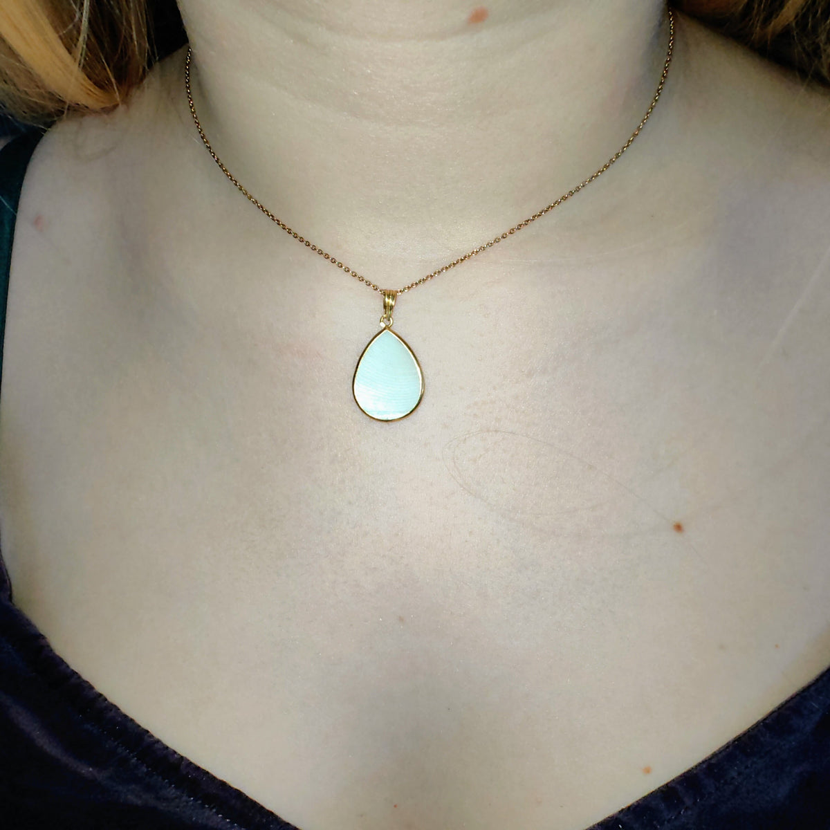 Antique Vintage 1940s Late Art Deco Natural Mother of Pearl and 18k Gold Elegant Drop Shaped Statement  Retro Pendant Gift for Her