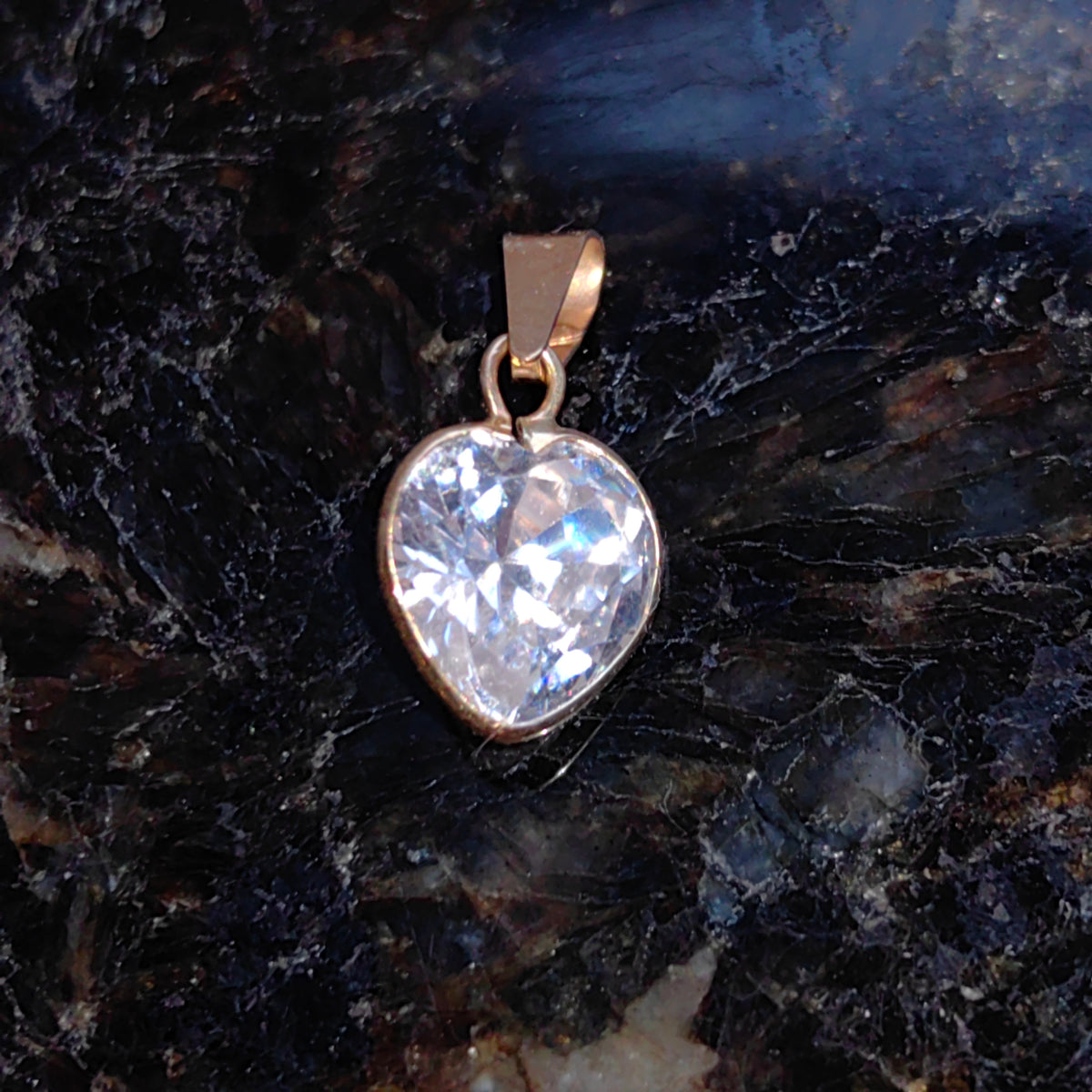 18k Solid Yellow Champagne Gold Heart Shaped Necklace Pendant Cubic Zirconia Crystal Bracelet Love Charm Elegant Gift for Her Vintage