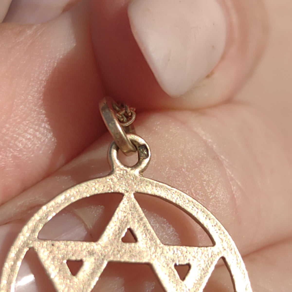 Vintage 14k Gold Star of David Pendant: Chiseled Judaica Charm