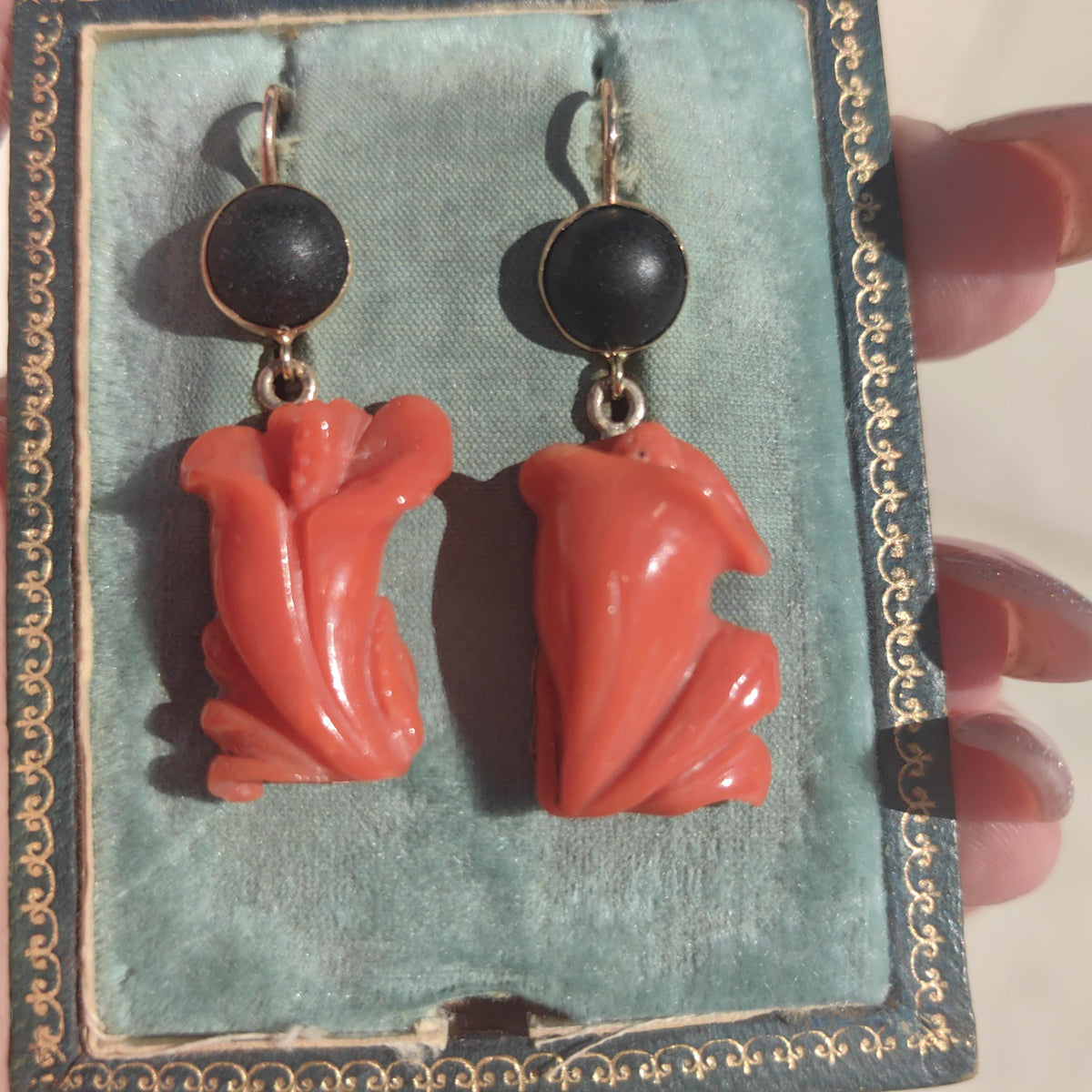 Coral Flower Onyx 14k Solid Hallmarked Yellow Gold Art Deco 1940s Antique Vintage Gold Dangle Elegant Earrings Gift for Her