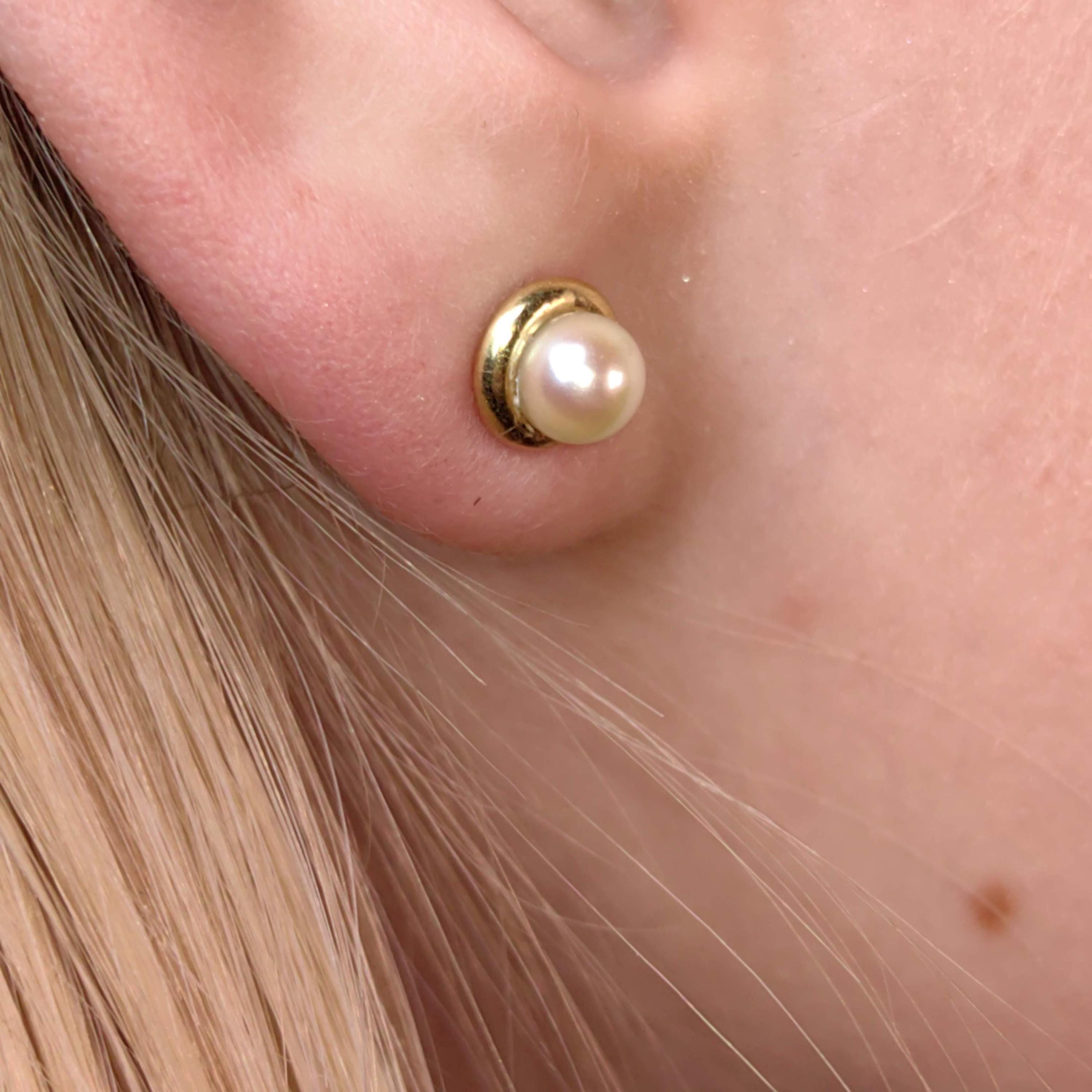 Natural Pearl Yellow Gold Earrings, Dainty Elegant Stud Vintage Antique Retro Dainty Earrings Gift for Her Present