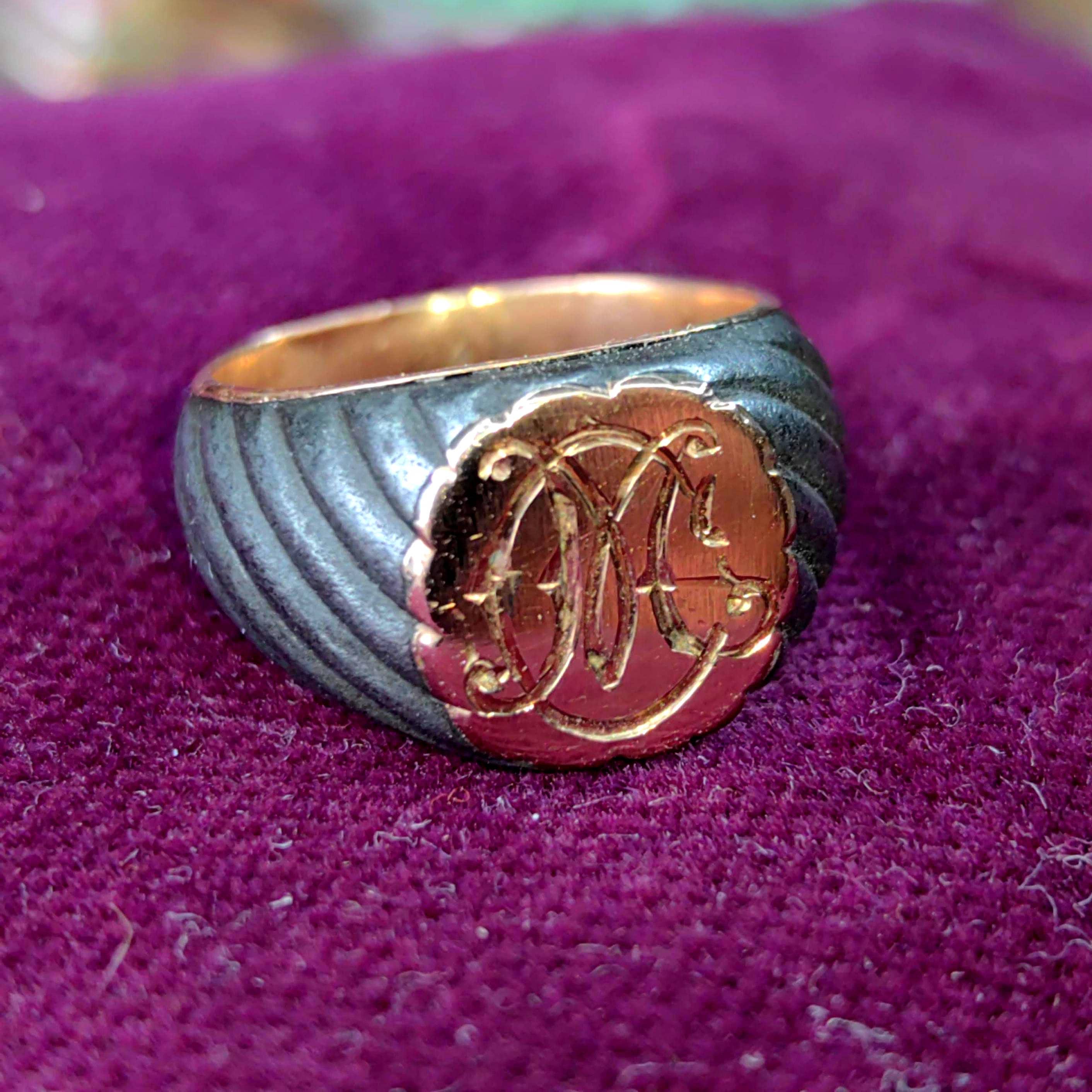 Victorian 14k Gold Initial Signet Ring: Antique Coat of Arms Seal