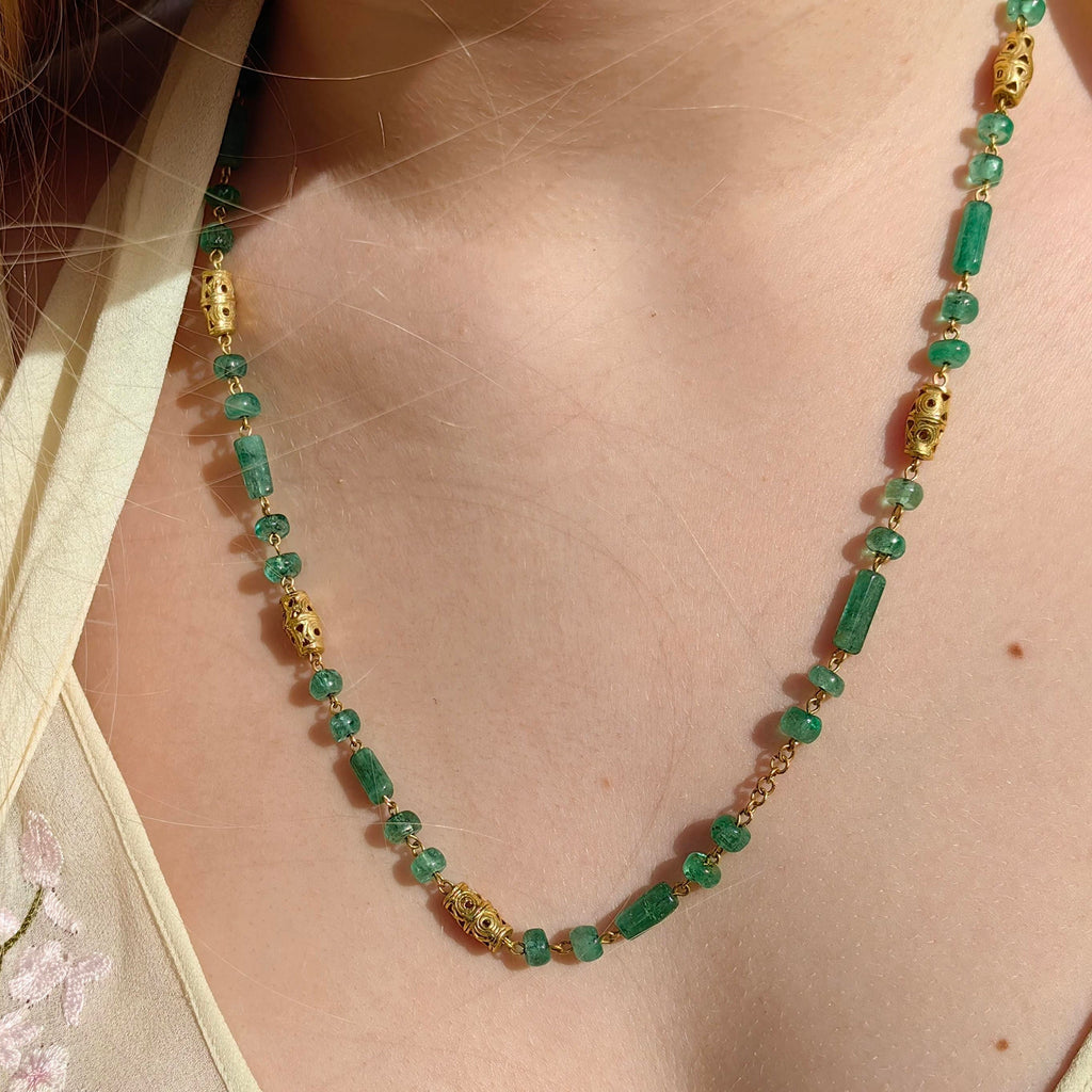Vintage Natural Not Treated Emerald and 18k carved Gold Beaded Necklace Bracelet