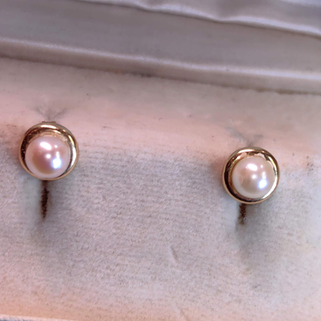 Natural Pearl Yellow Gold Earrings, Dainty Elegant Stud Vintage Antique Retro Dainty Earrings Gift for Her Present