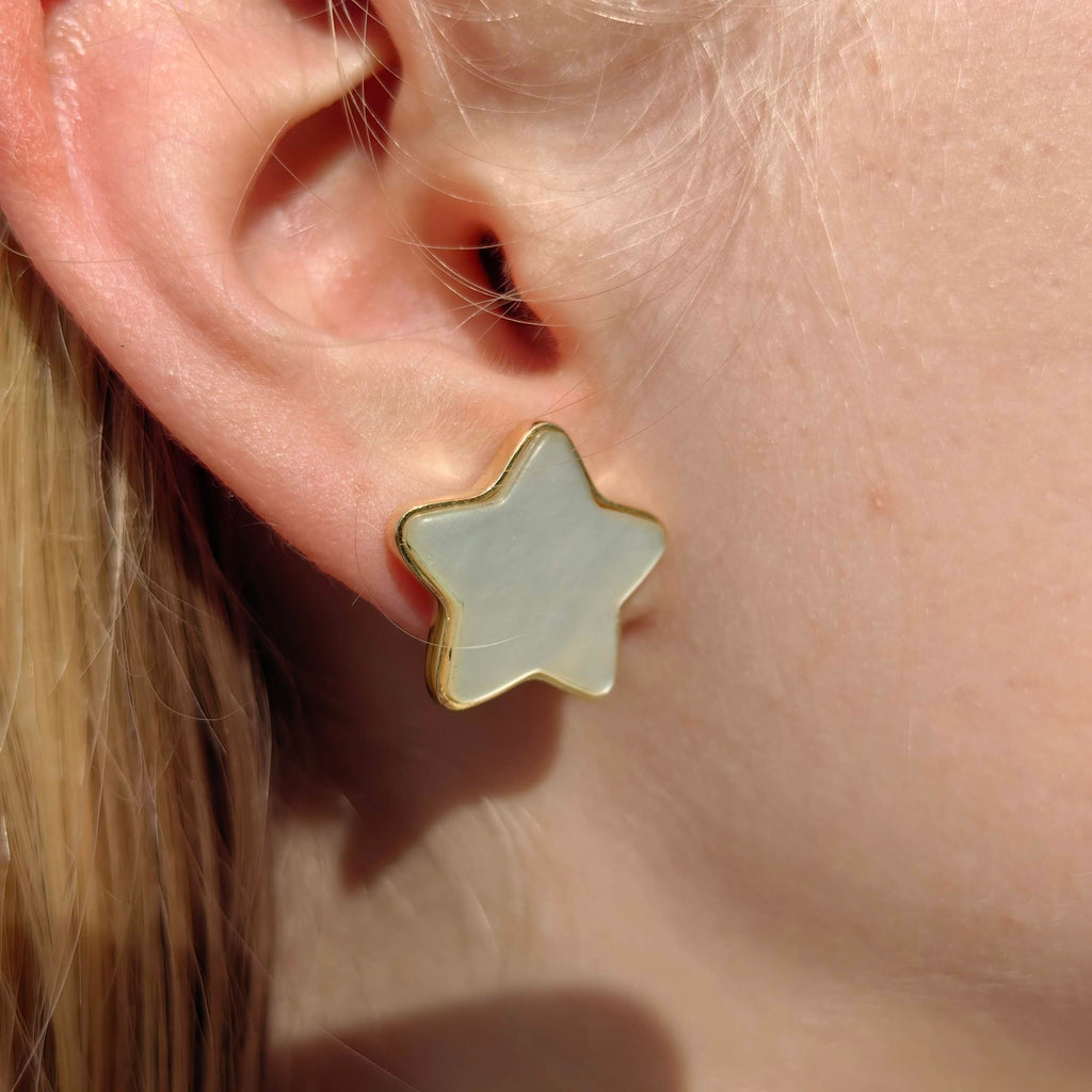 Vintage Mother of Pearl Solid 18k Gold Star Stud Earrings