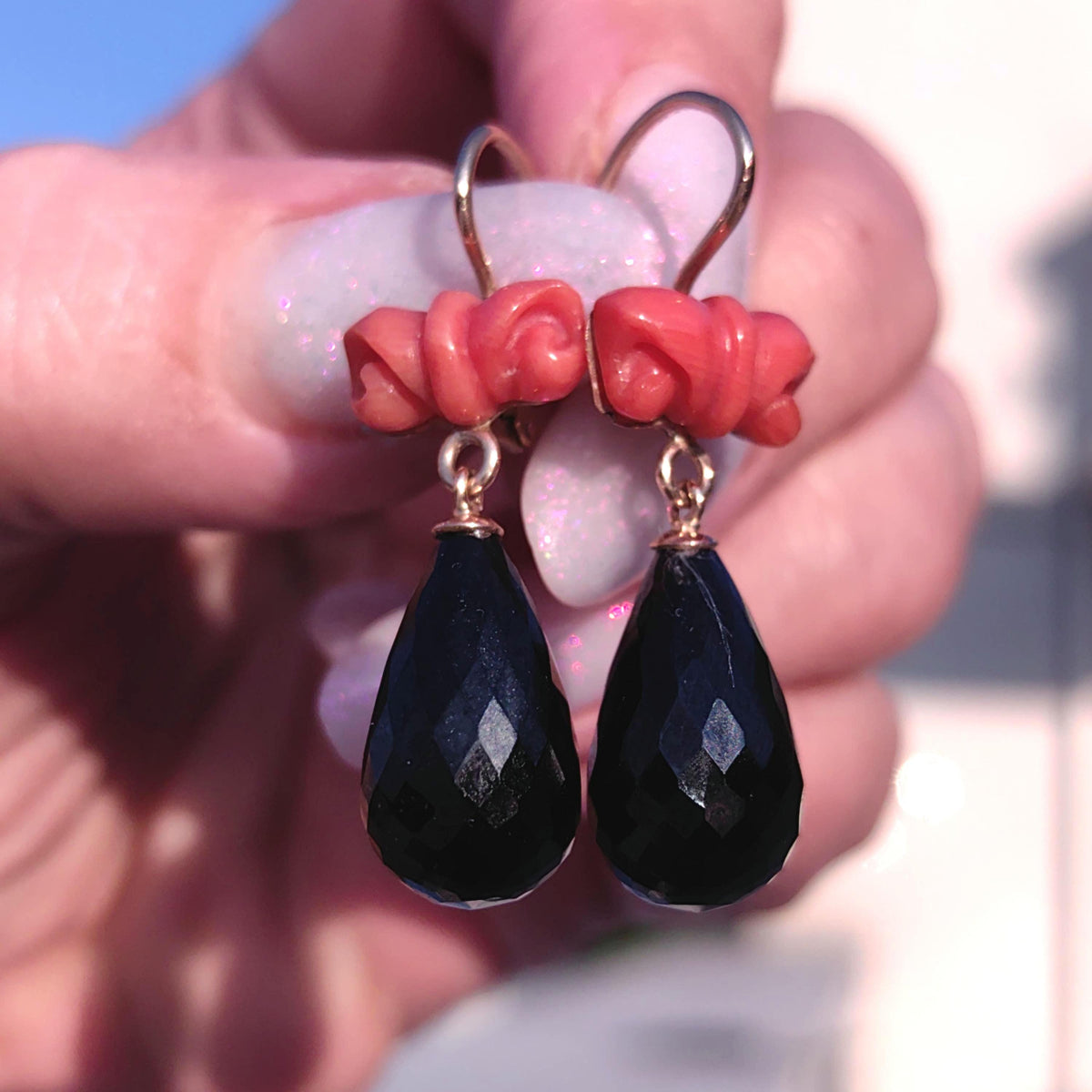 Art Deco Coral Flower Earrings: 14k Gold Onyx Dangle, 1940s Vintage