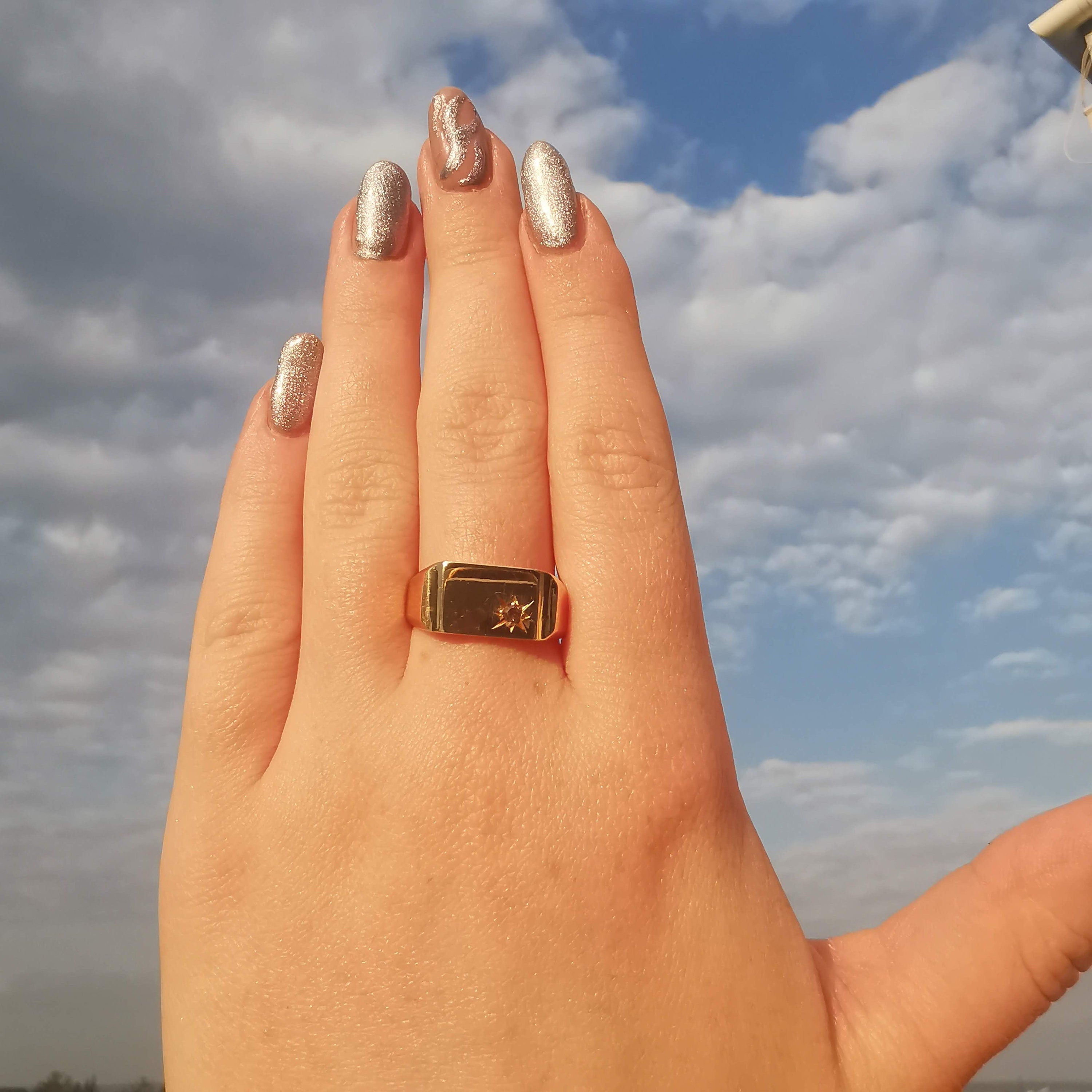 18k Gold Diamond Vintage Ring