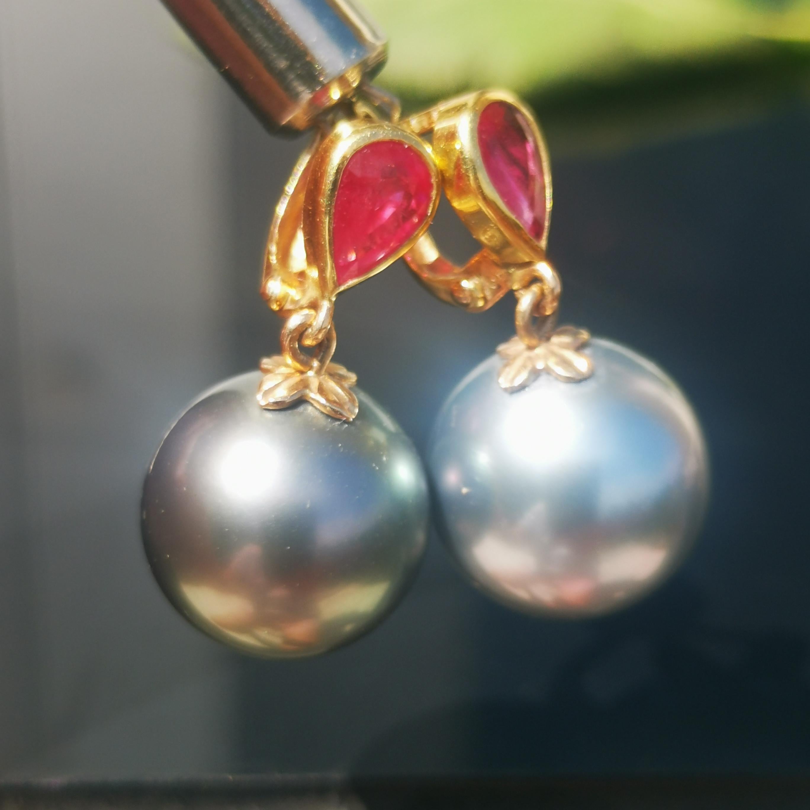 Vintage 1930s Art Deco 14k Gold Ruby Tahitian Pearl Dangle Earrings