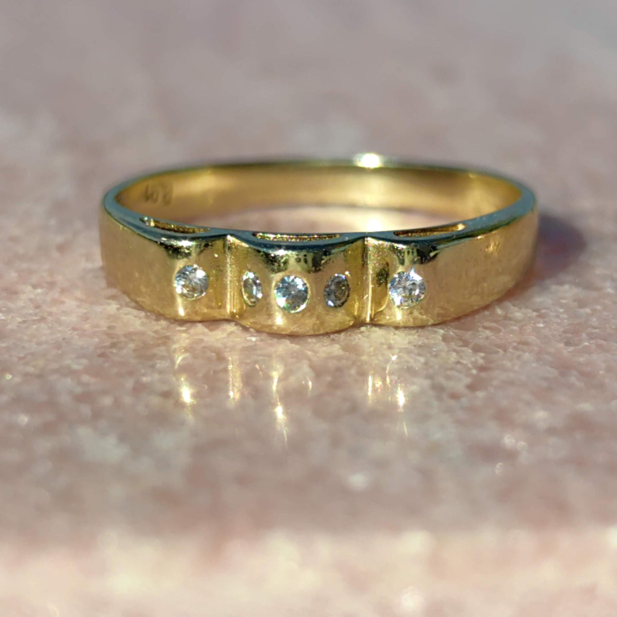 Vintage 14K Solid Hallmarked Yellow Gold Wave Pattern Three Stone Bezel Setting Natural Diamond Band Ring Gift for Her Present