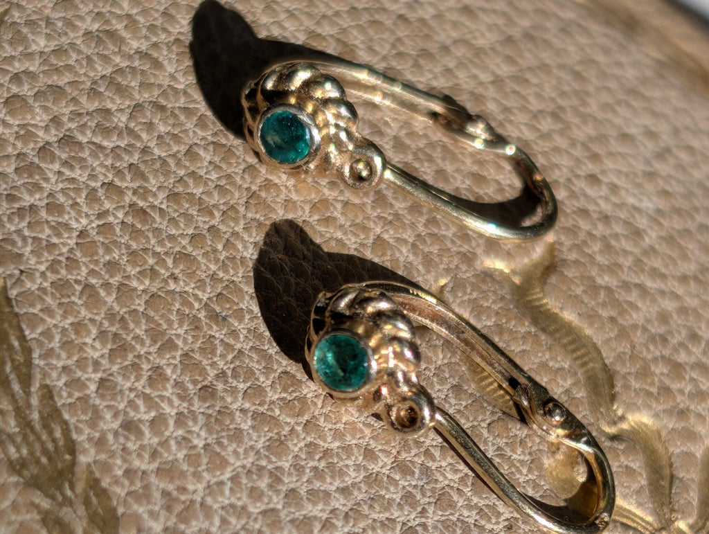 14k 585 Hallmarked Gold Heart Natural Emerald Solid Hallmarked Yellow Champagne 1950s Mid Century Dormouse Gift for her Antique Earrings