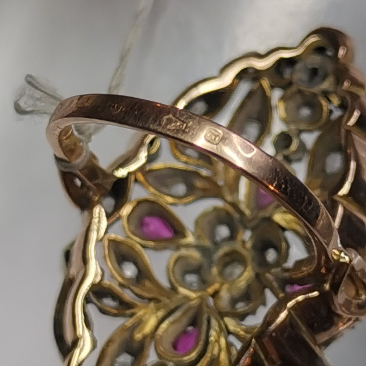 Floral Art Deco Diamond and Ruby gold ring