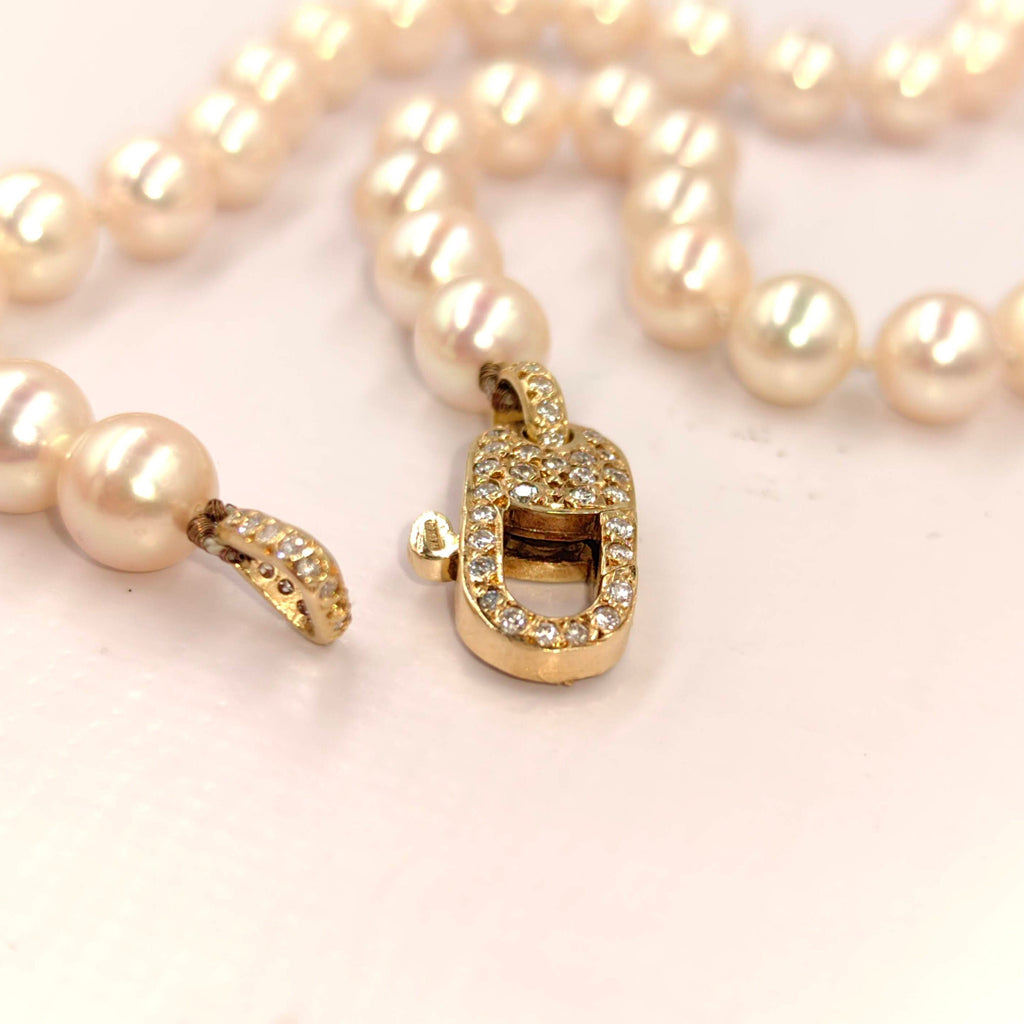 Vintage Pearl Beaded Necklace: 0.75 ct Diamond 18k Yellow Gold Lock