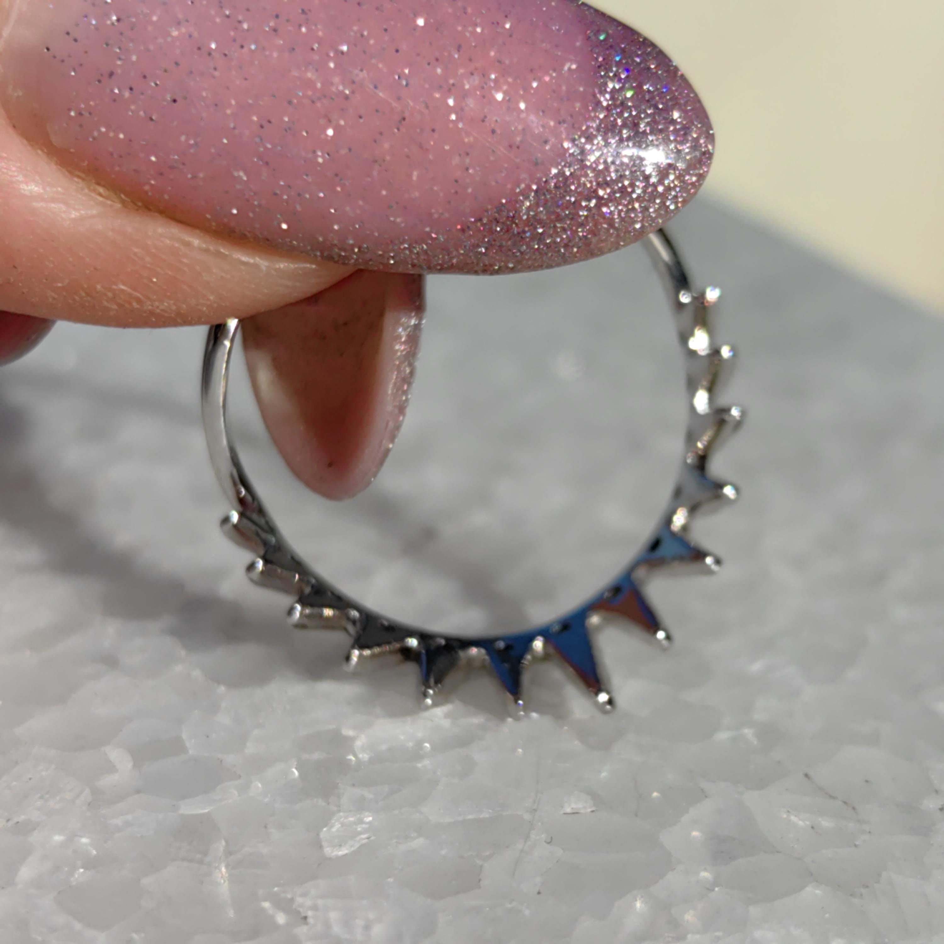 Vintage Crown 18k White Gold Ring: Natural Blue Sapphire