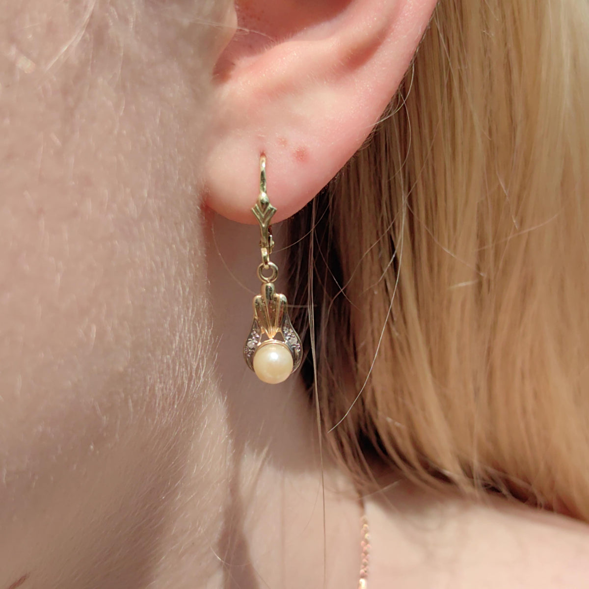 Vintage 14K Yellow Gold Dangle Earrings: Diamond & Cultured Pearl